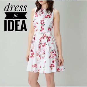 2 for $10 Floral flare dress🖤